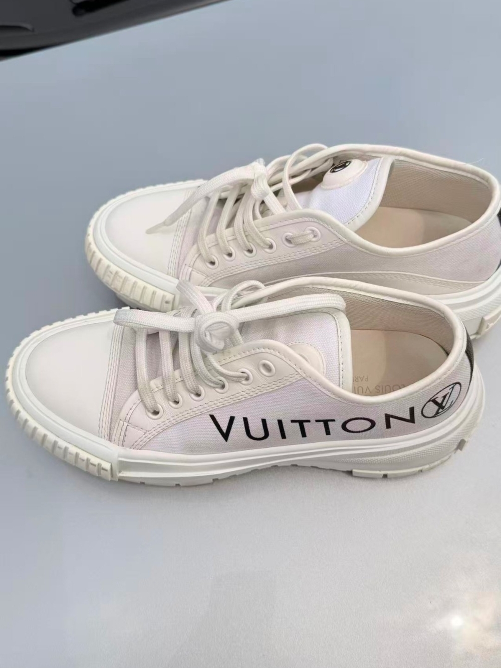 Louis Vuitton Shoes Authentic LV Squad Sneakers Wore Once Excellent Condition